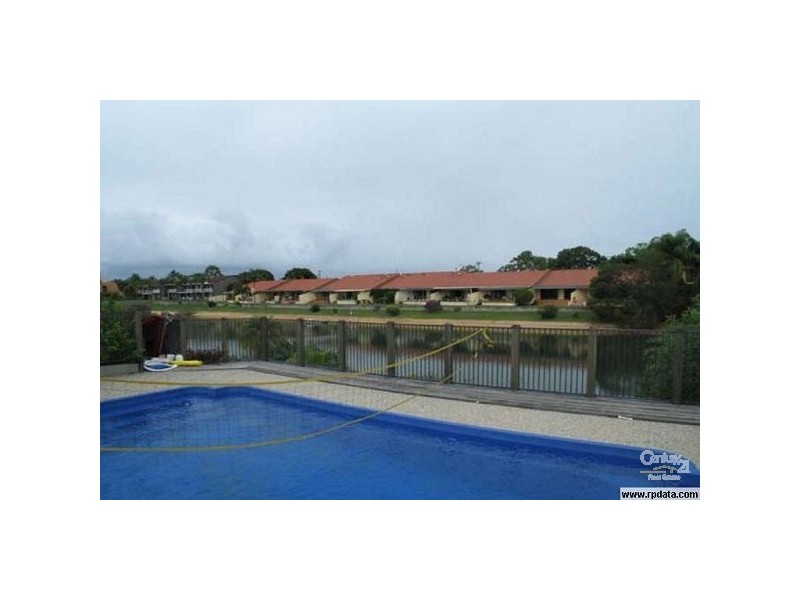 5 Reef Court, Mermaid Waters QLD 4218