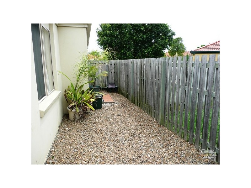 19 Oxbridge Chase, Arundel QLD 4214