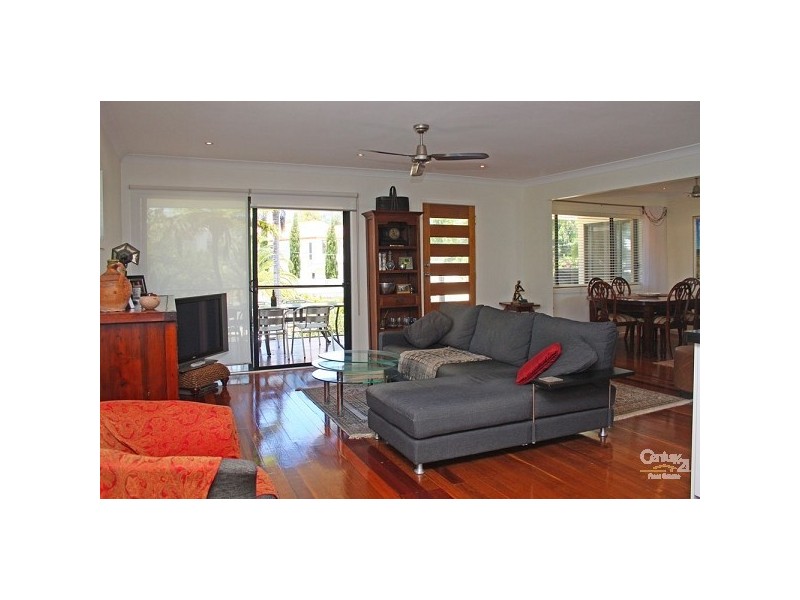 10 Joseph Street, Runaway Bay QLD 4216