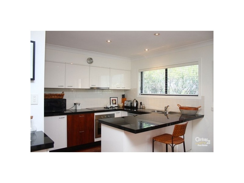 10 Joseph Street, Runaway Bay QLD 4216