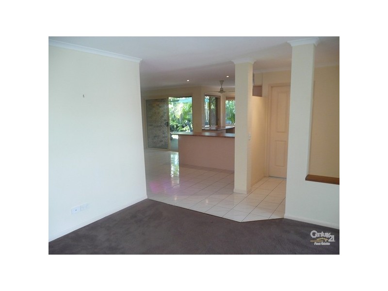 4 Grassmere Court, Robina QLD 4226