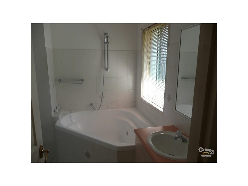 4 Grassmere Court, Robina QLD 4226