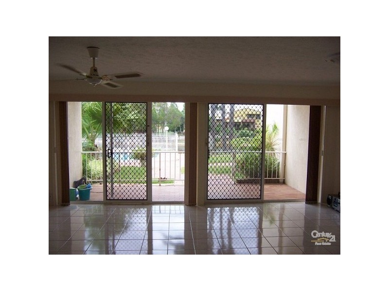 5/61 Hooker Blvd, Broadbeach Waters QLD 4218