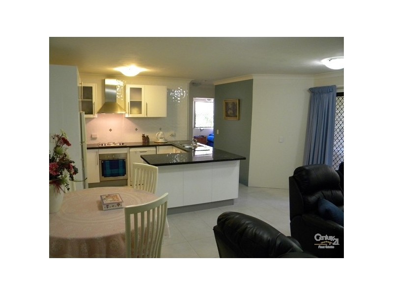 2/5 Nalla Court, Palm Beach QLD 4221