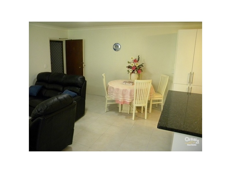 2/5 Nalla Court, Palm Beach QLD 4221