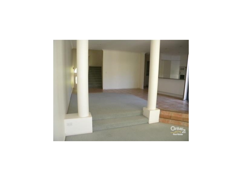 103/125 Rhode Island Santa Cruz Blvd, Clear Island Waters QLD 4226