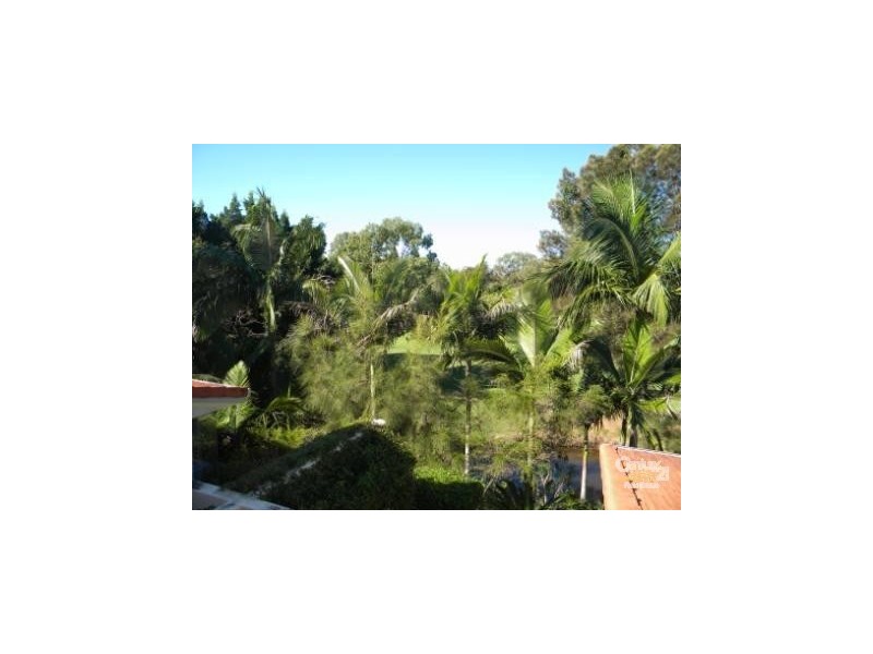 103/125 Rhode Island Santa Cruz Blvd, Clear Island Waters QLD 4226