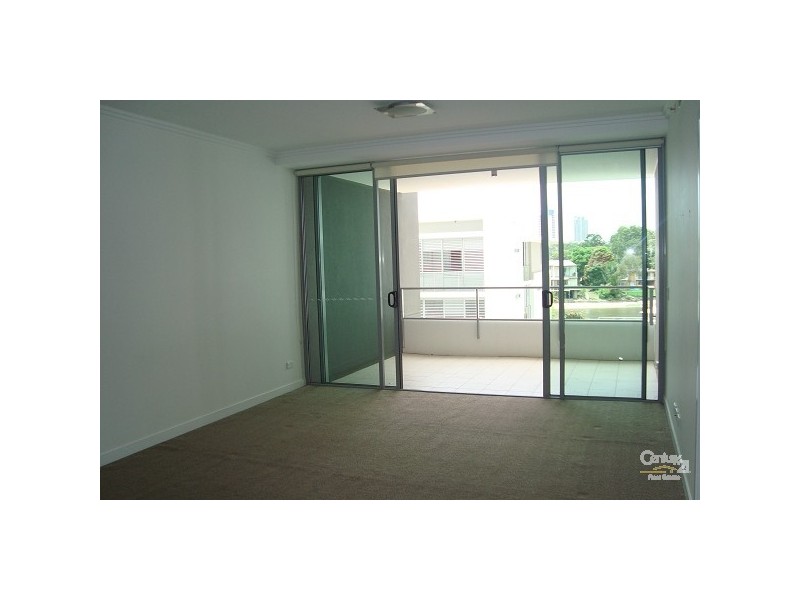 2218/33 T E Peters Drive, Broadbeach Waters QLD 4218