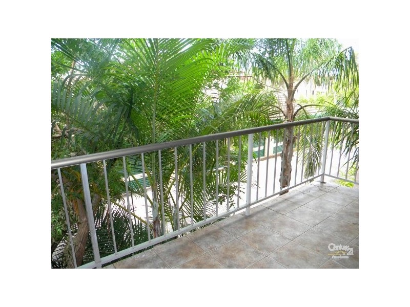 11 Duet Drive, Mermaid Waters QLD 4218