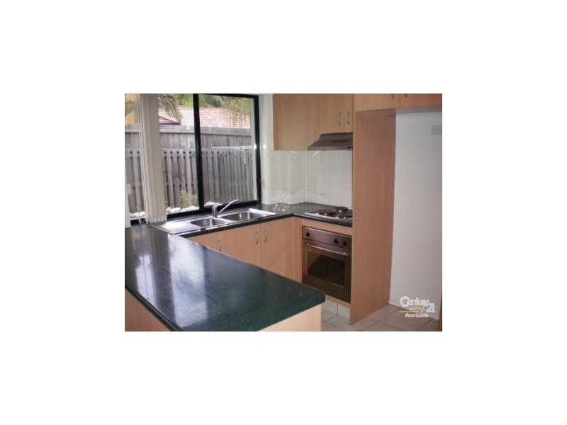 2/4 Karri Court, Burleigh Heads QLD 4220