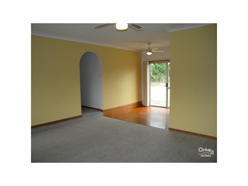 33 Pappas Way, Carrara QLD 4211