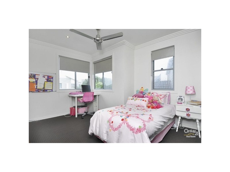 27 Port Peyra Crescent, Varsity Lakes QLD 4227