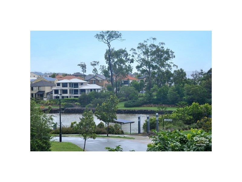27 Port Peyra Crescent, Varsity Lakes QLD 4227