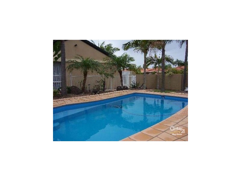 28 Saxonvale Terrace, Mermaid Waters QLD 4218