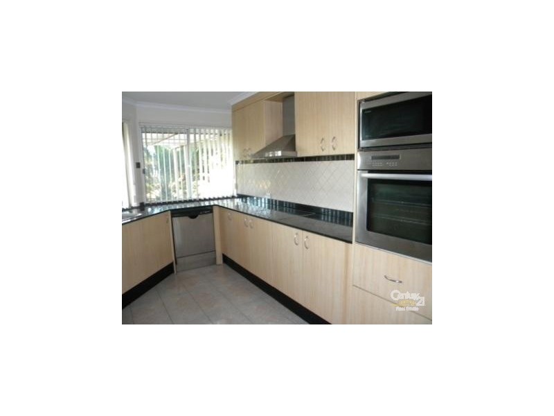 28 Saxonvale Terrace, Mermaid Waters QLD 4218