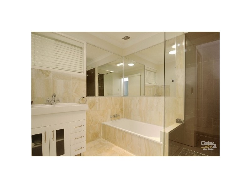 27 Key West, Broadbeach Waters QLD 4218