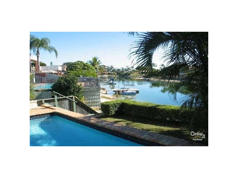 1 Alma Street, Broadbeach Waters QLD 4218