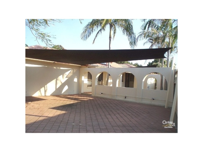 10 Helm Court, Mermaid Waters QLD 4218