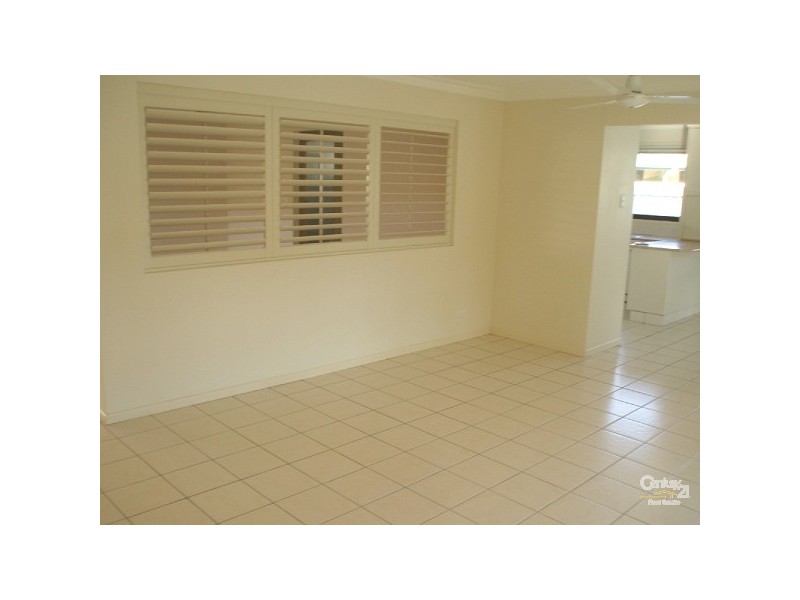 10 Helm Court, Mermaid Waters QLD 4218