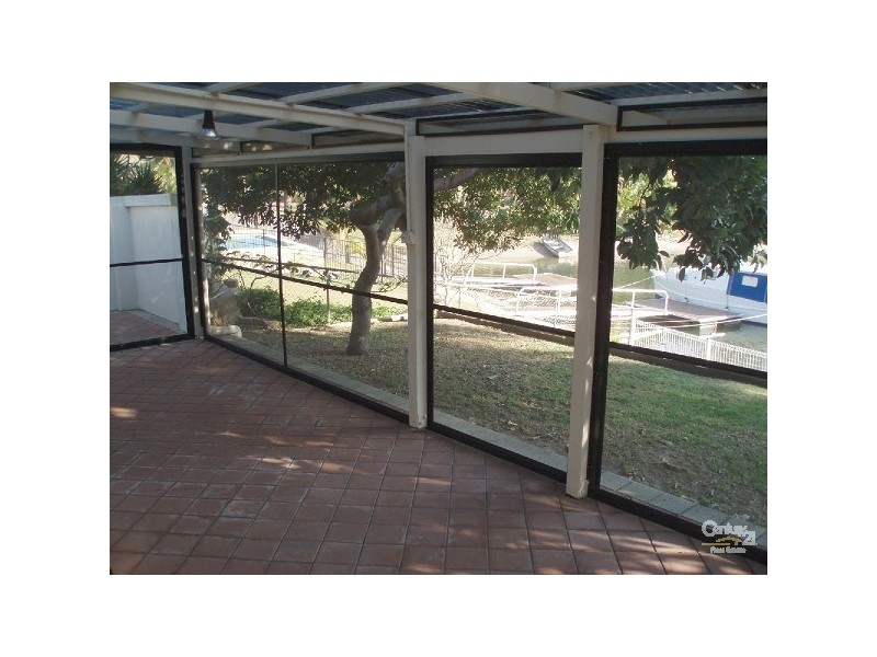 10 Helm Court, Mermaid Waters QLD 4218