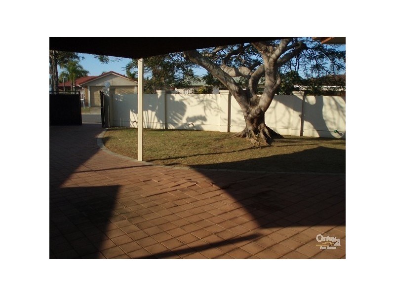 10 Helm Court, Mermaid Waters QLD 4218