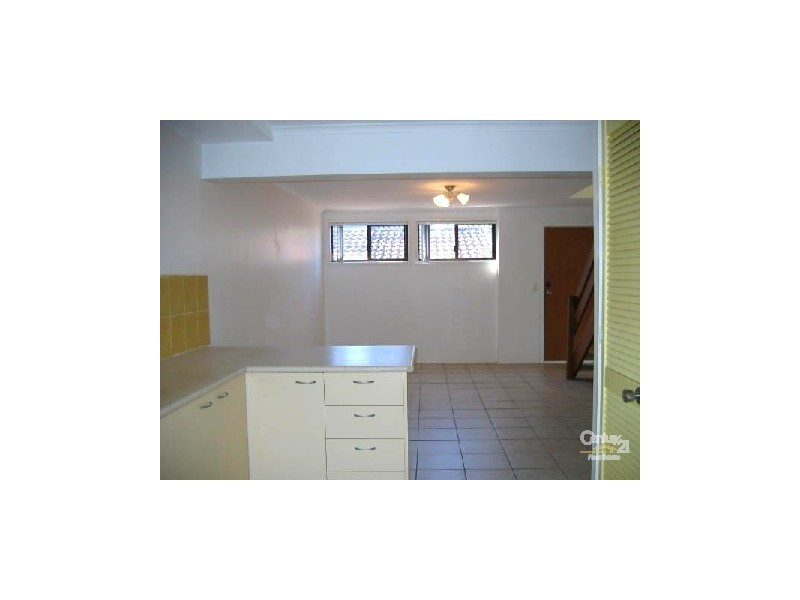 1/7 Christina Court, Mermaid Waters QLD 4218