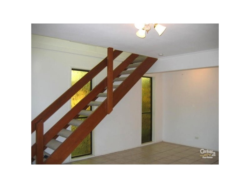 1/7 Christina Court, Mermaid Waters QLD 4218