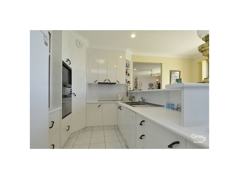 89 Cassowary Drive, Burleigh Waters QLD 4220
