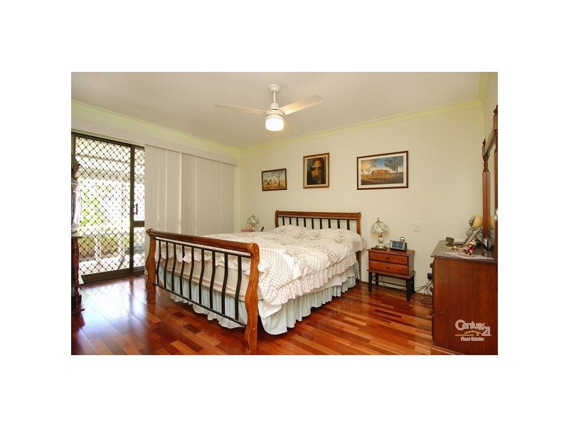 2/16 Christina Court, Mermaid Waters QLD 4218