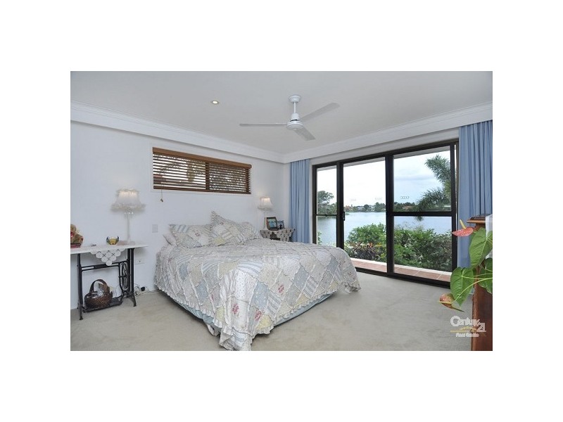 23 Long Island Court, Mermaid Waters QLD 4218