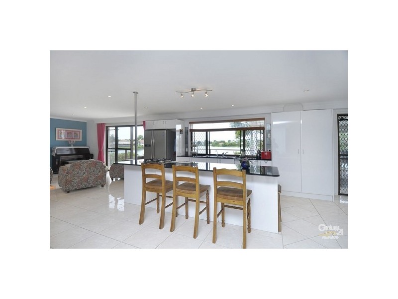 23 Long Island Court, Mermaid Waters QLD 4218