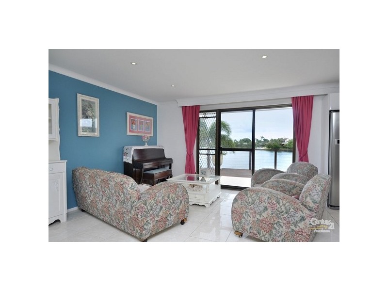 23 Long Island Court, Mermaid Waters QLD 4218