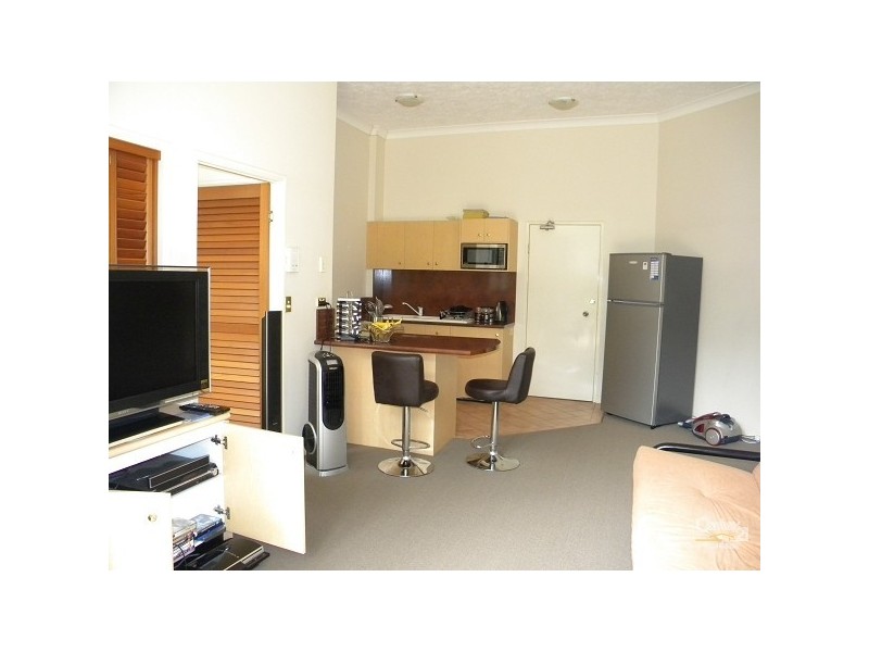 8/210 Surf Parade, Surfers Paradise QLD 4217