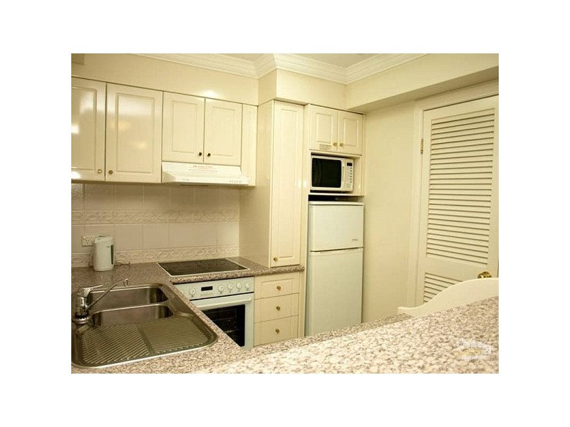 24 Queensland Avenue  The Phoenician, Broadbeach QLD 4218