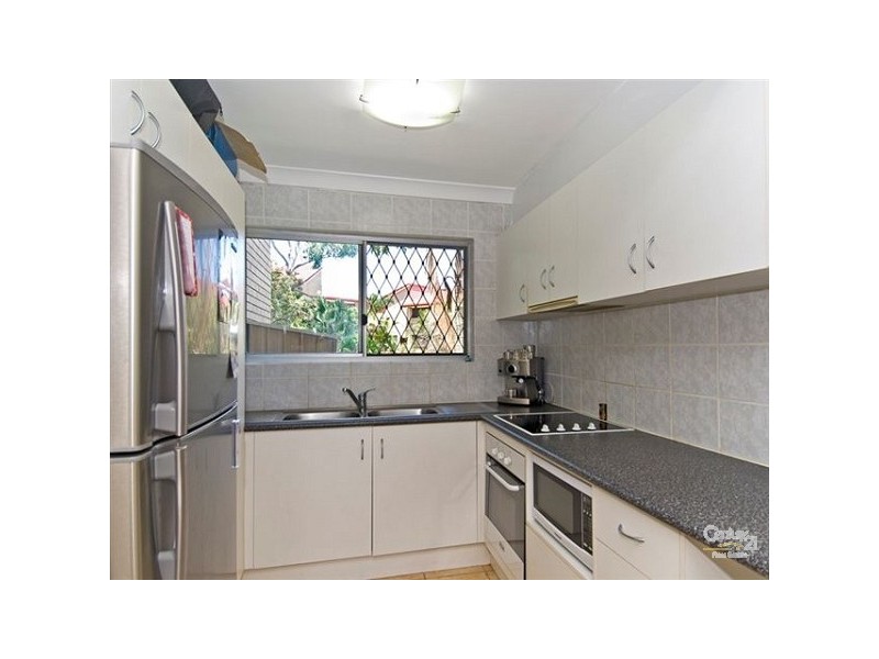 4/6 Duet Drive, Mermaid Waters QLD 4218
