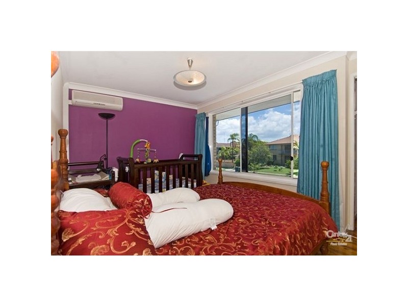 4/6 Duet Drive, Mermaid Waters QLD 4218
