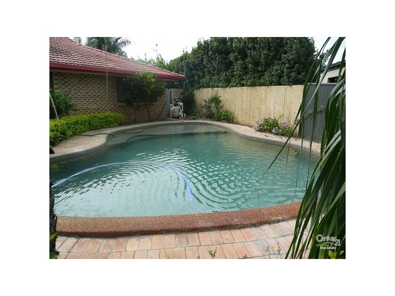 8 Sequana Avenue, Mermaid Waters QLD 4218