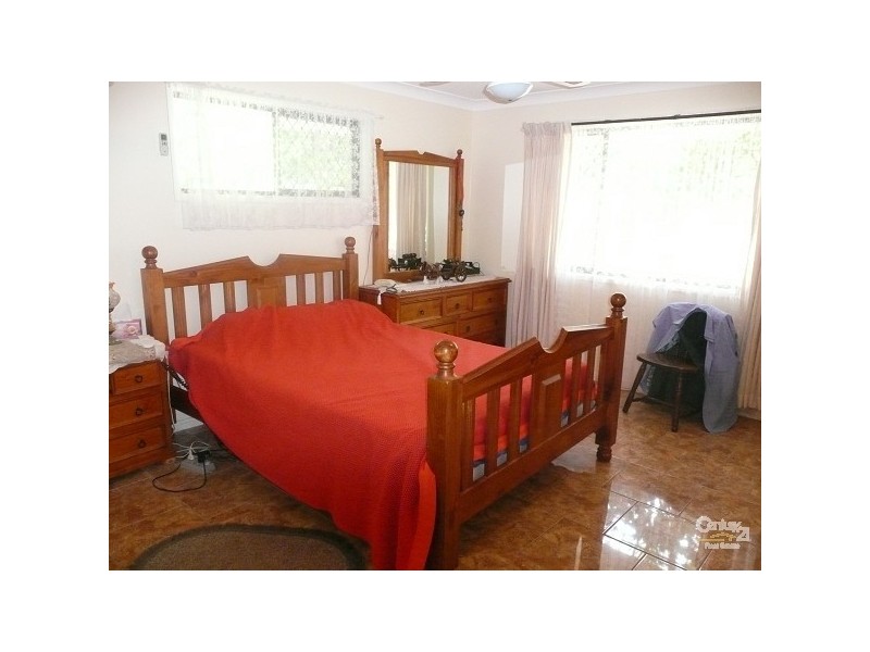 8 Sequana Avenue, Mermaid Waters QLD 4218