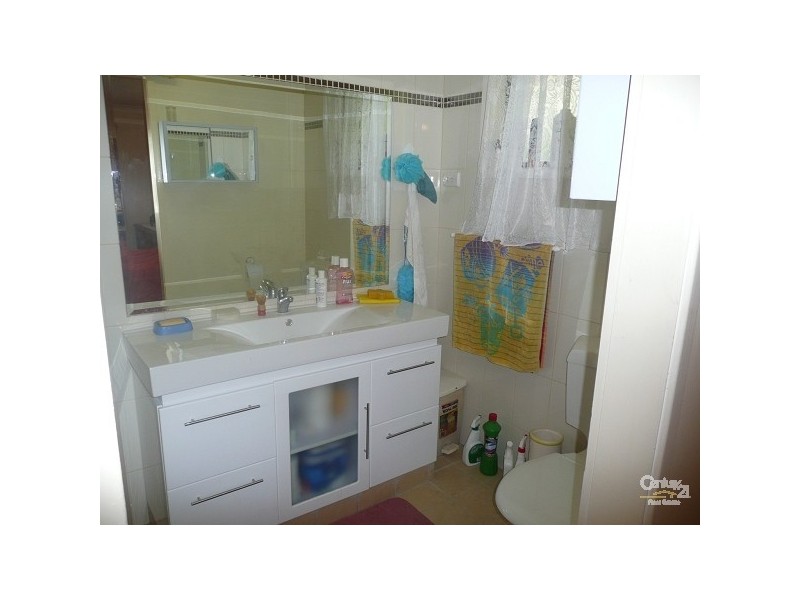 8 Sequana Avenue, Mermaid Waters QLD 4218