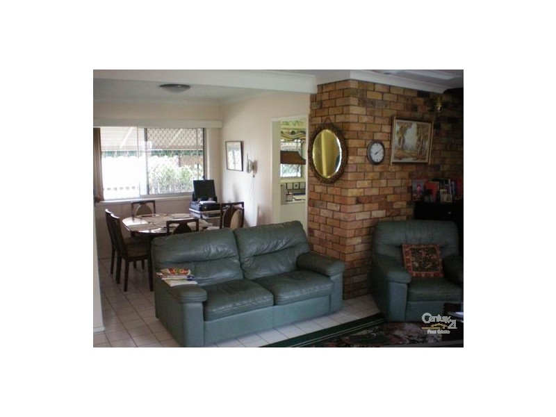 1/6 Christina Court, Mermaid Waters QLD 4218