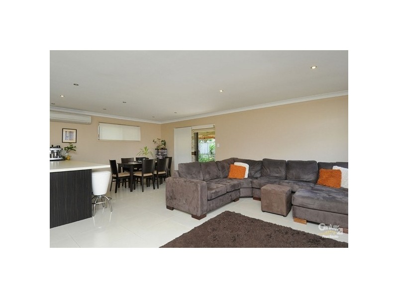 69 Surf Street, Mermaid Waters QLD 4218