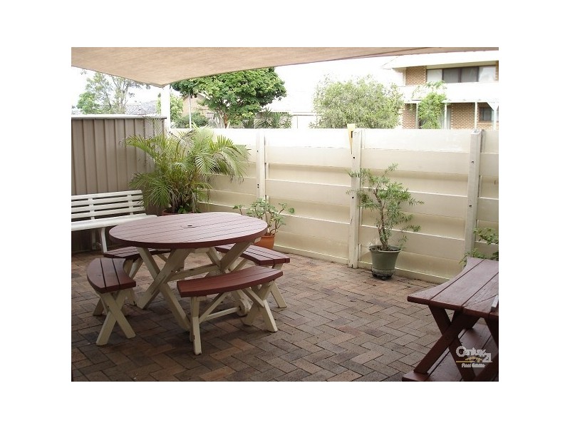 2/30 McCaw Avenue, Miami QLD 4220