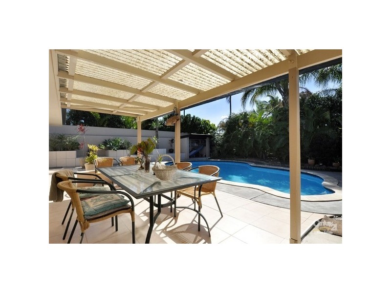 292 Rio Vista Blvd, Mermaid Waters QLD 4218