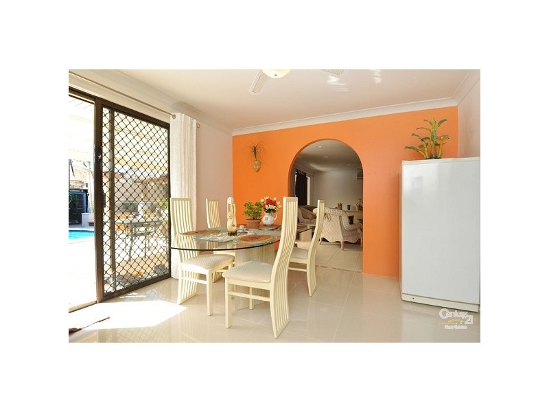 292 Rio Vista Blvd, Mermaid Waters QLD 4218