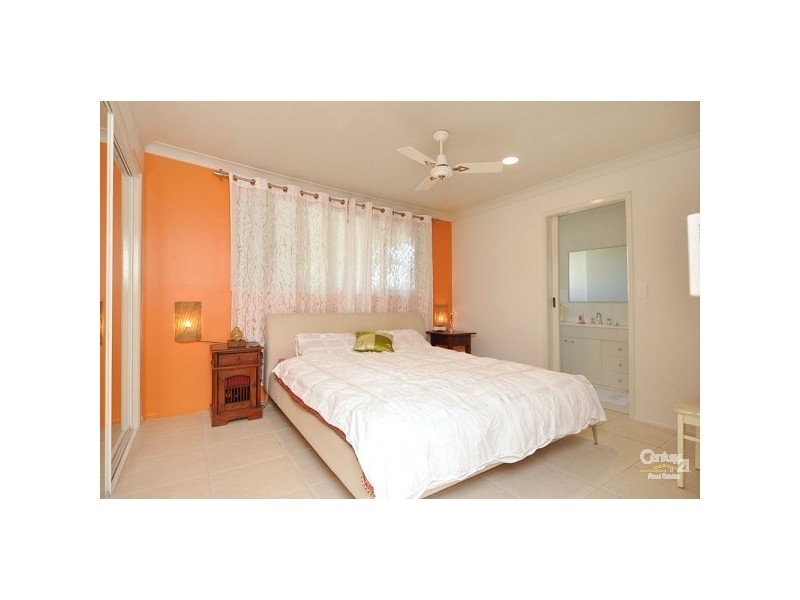 292 Rio Vista Blvd, Mermaid Waters QLD 4218