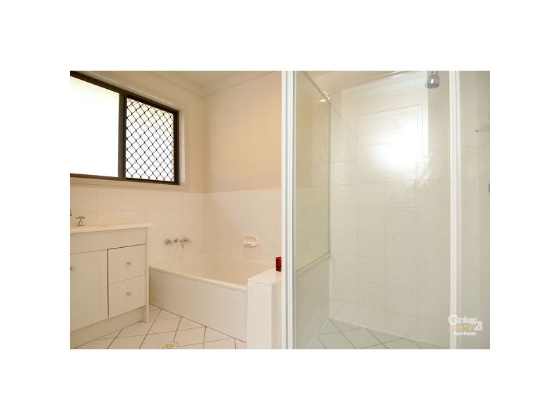 292 Rio Vista Blvd, Mermaid Waters QLD 4218