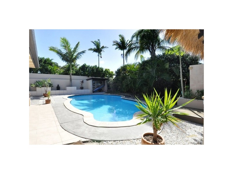 292 Rio Vista Blvd, Mermaid Waters QLD 4218