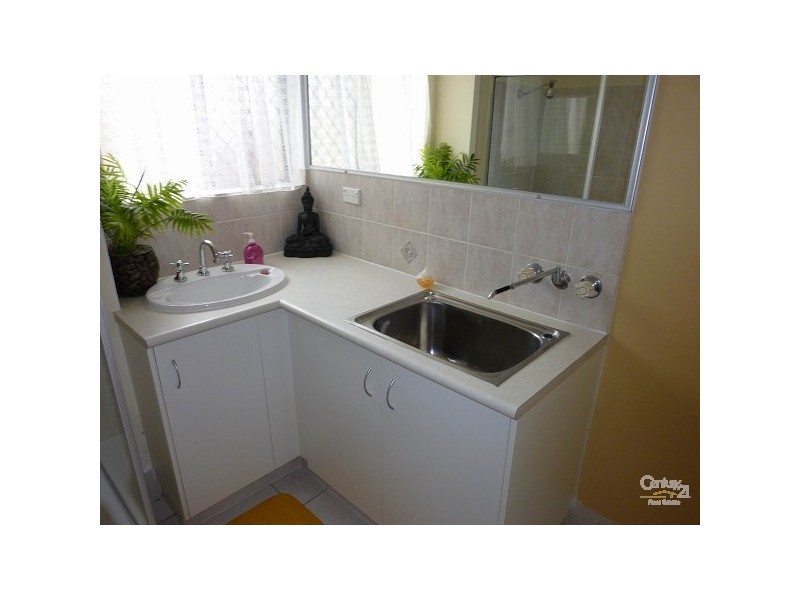 2/48 Oceanic Drive, Mermaid Waters QLD 4218
