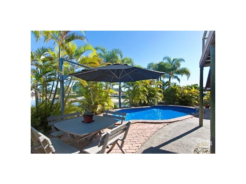 18 Alma Street, Broadbeach Waters QLD 4218