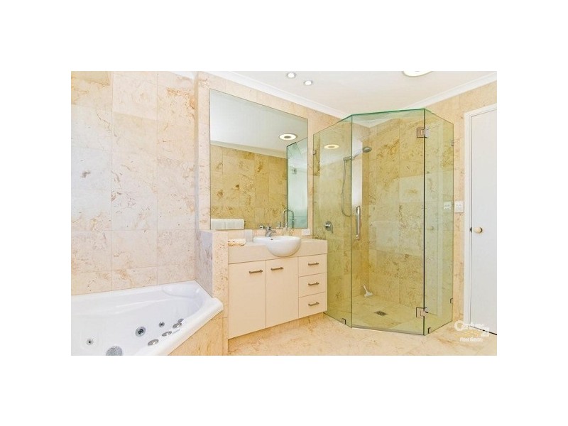 18 Alma Street, Broadbeach Waters QLD 4218